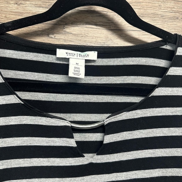 White House Black Market Black and Gray 3/4 Sleeve Crew Neck Fitted Tunic - Picture 3 of 3